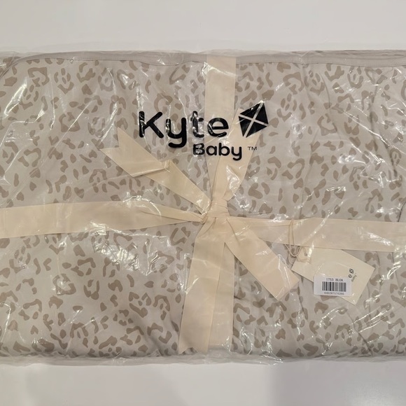 Kyte BABY Other - ISO: Kyte BABY Oat Leopard Blanket